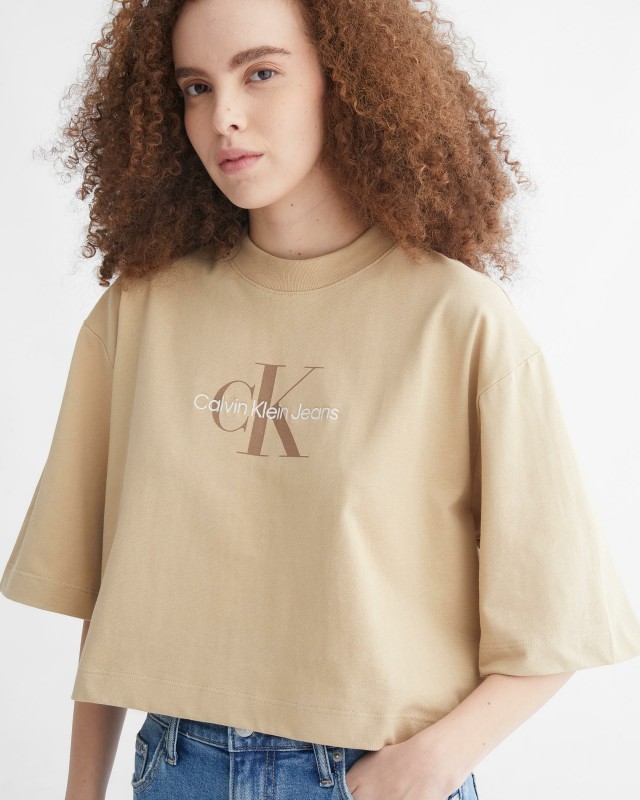 AMPLIFIED HEROES SQUARE CROPPED T-SHIRT